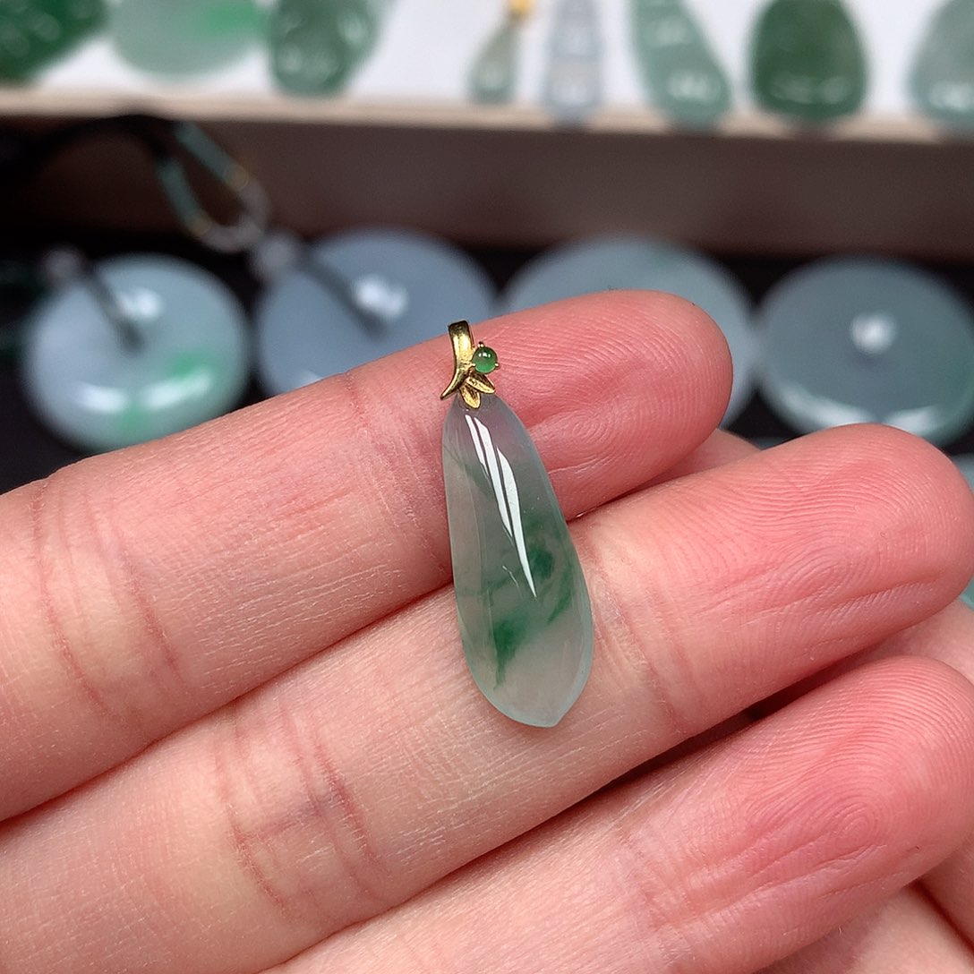 翡翠颈饰未镶嵌福瓜