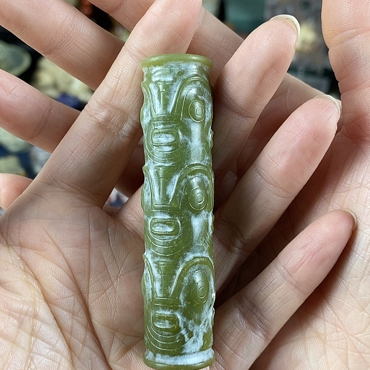 魏***石英质玉未镶嵌车挂