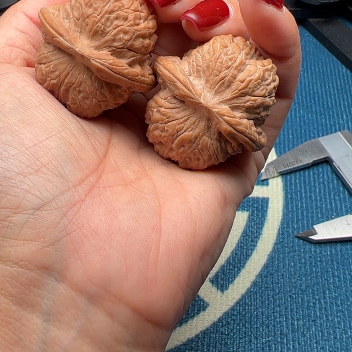 桃核吊坠文玩雪麒麟