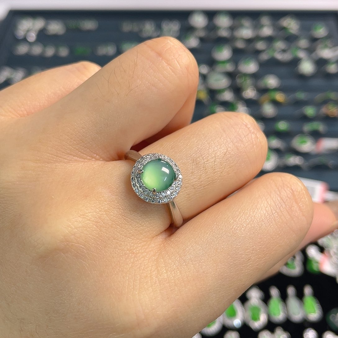 未镶嵌戒指翡翠戒指