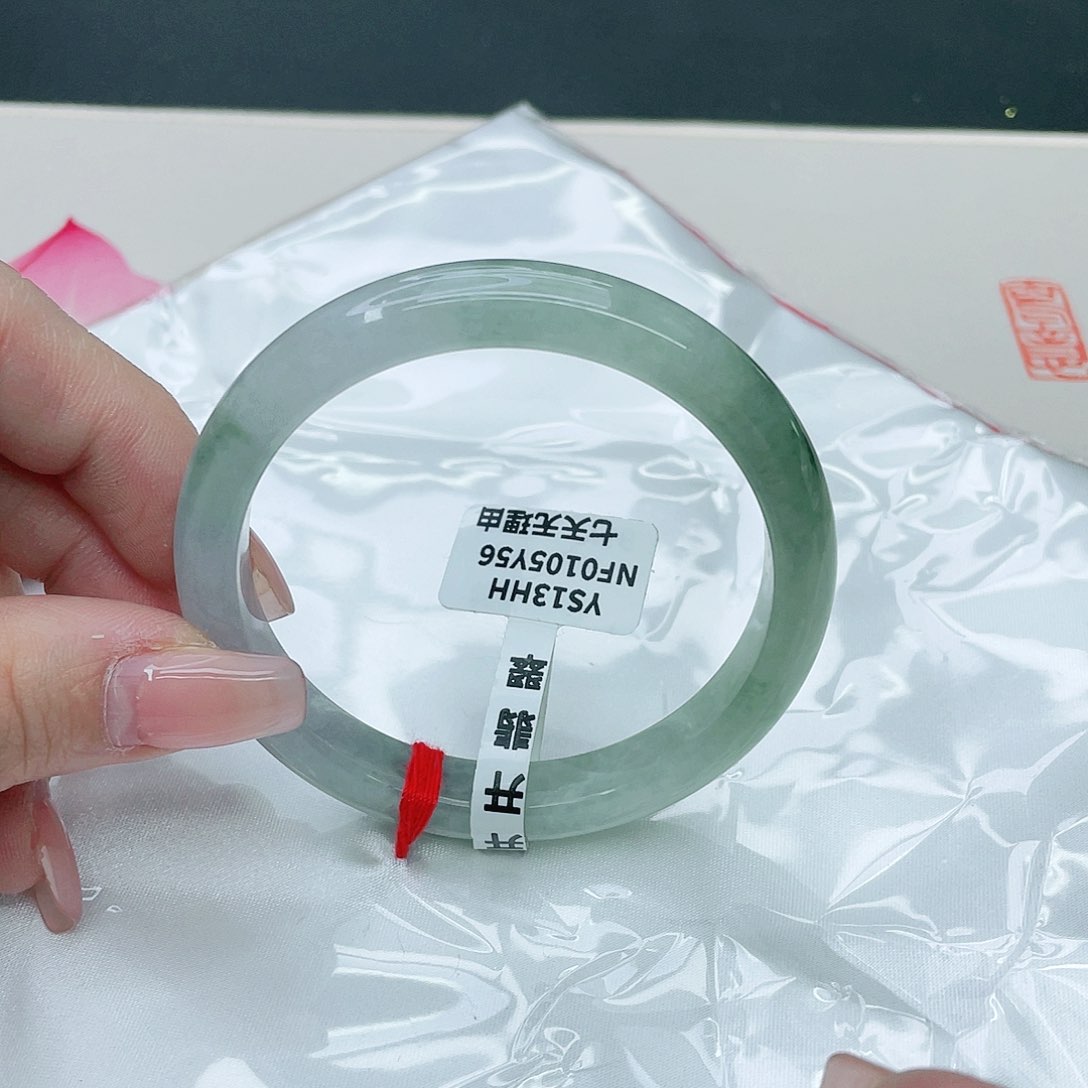 翡翠手镯未镶嵌正55.8