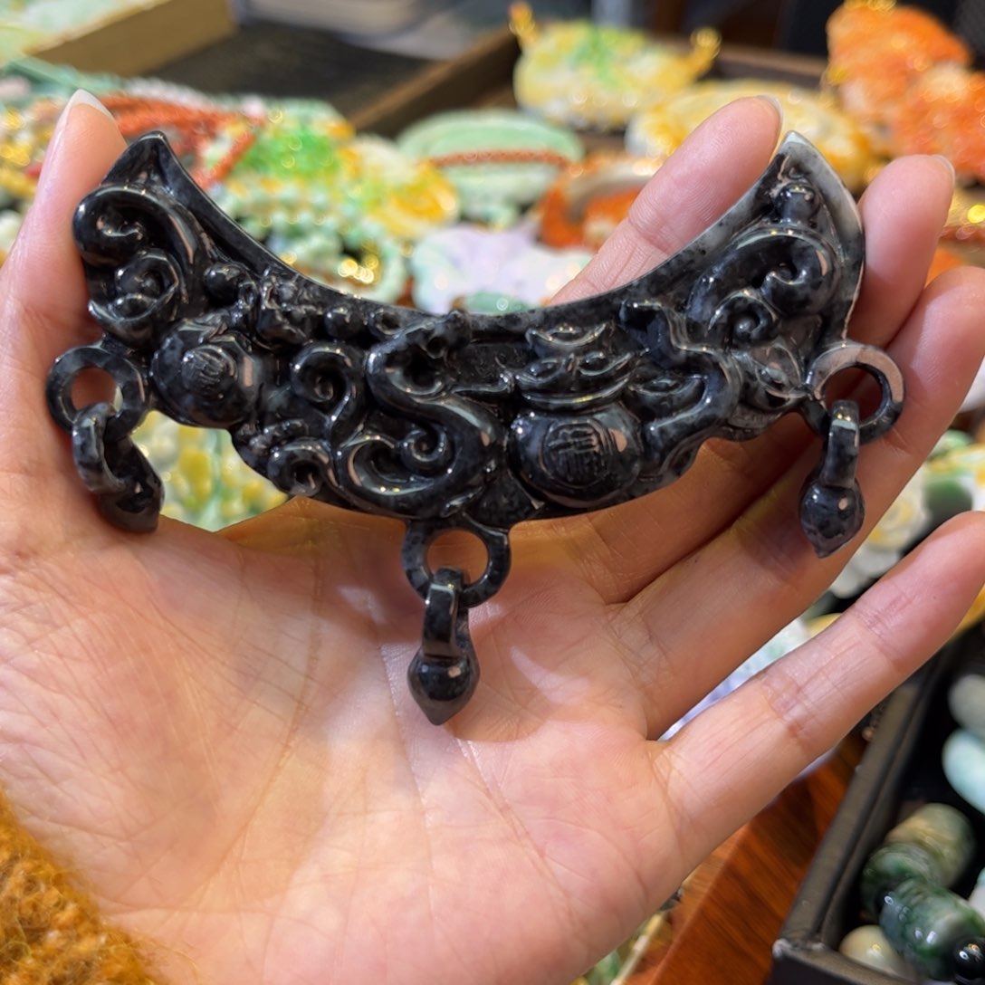 翡翠颈饰未镶嵌待编款