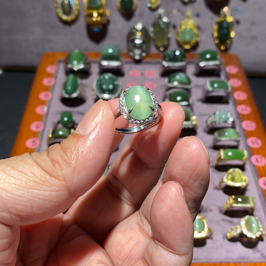 和田玉未镶嵌戒指