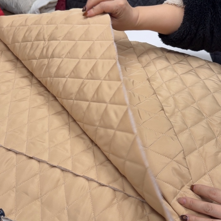 无纺布1.7米夹棉面料