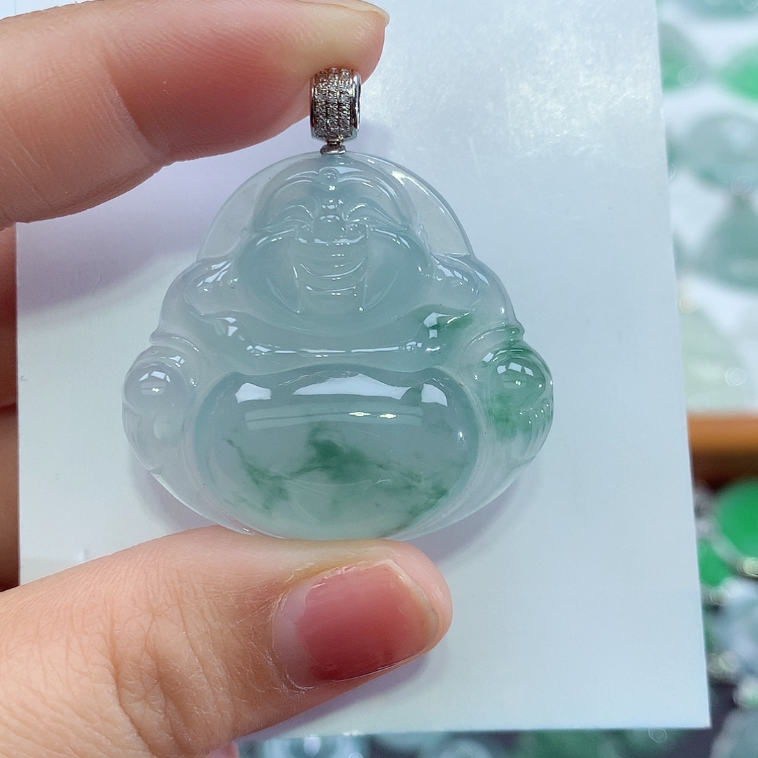 翡翠未镶嵌颈饰佛公