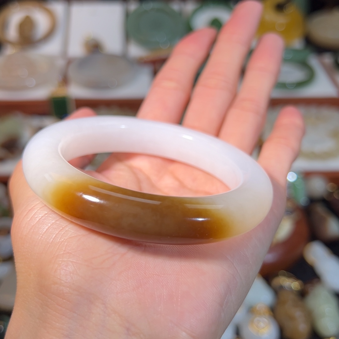 和田玉手镯未镶嵌5556