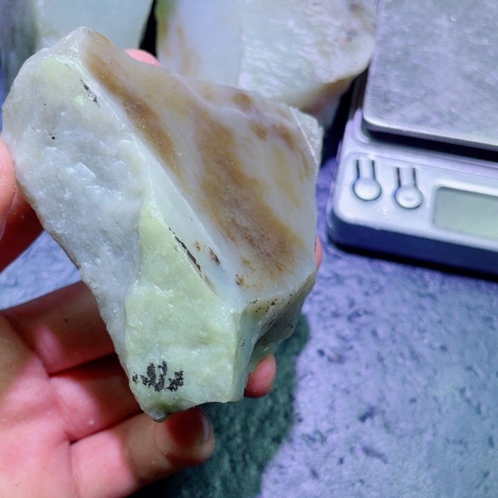 和田玉未镶嵌珠宝半成品