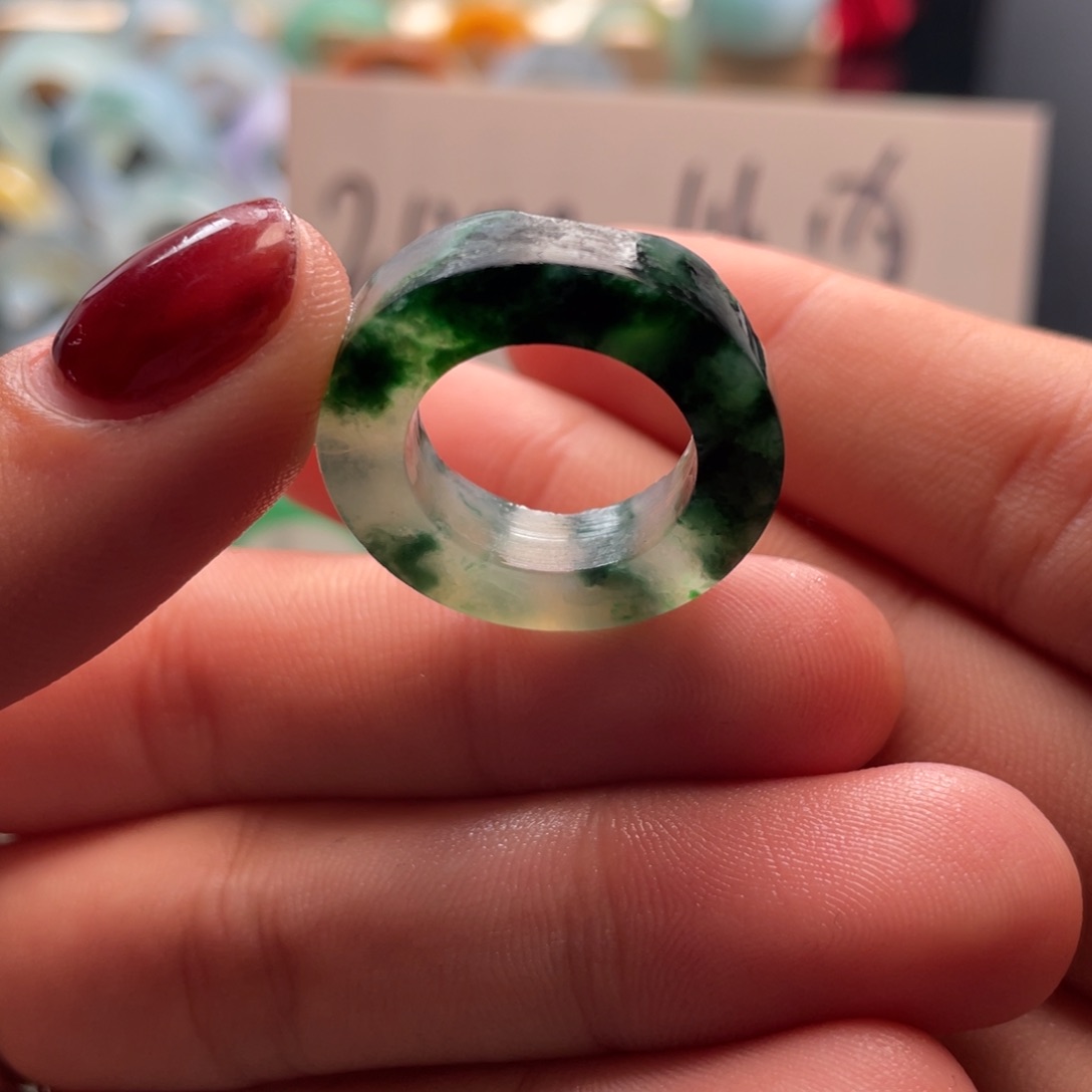 定制翡翠未镶嵌戒指