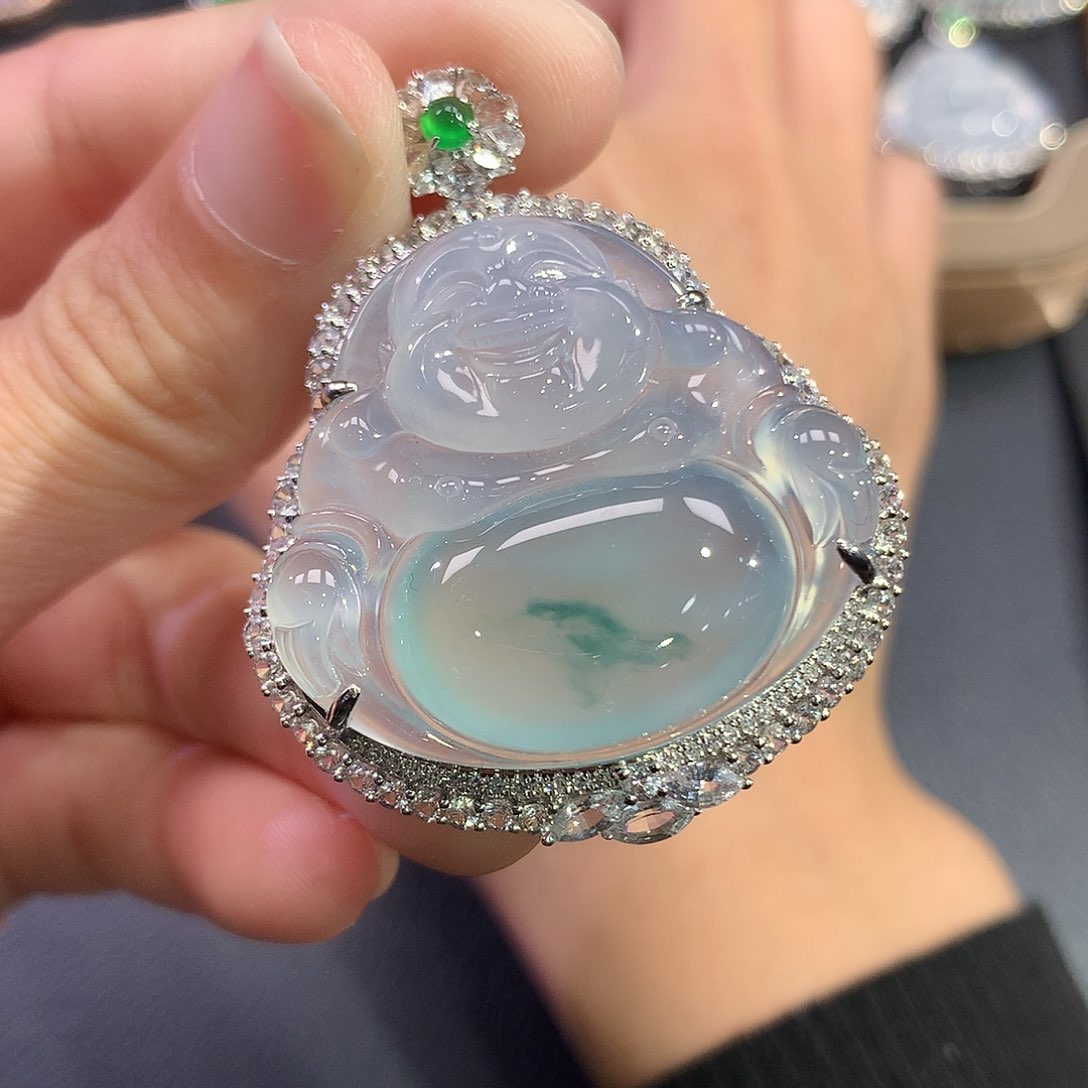 翡翠吊坠(赠链)18K金镶嵌