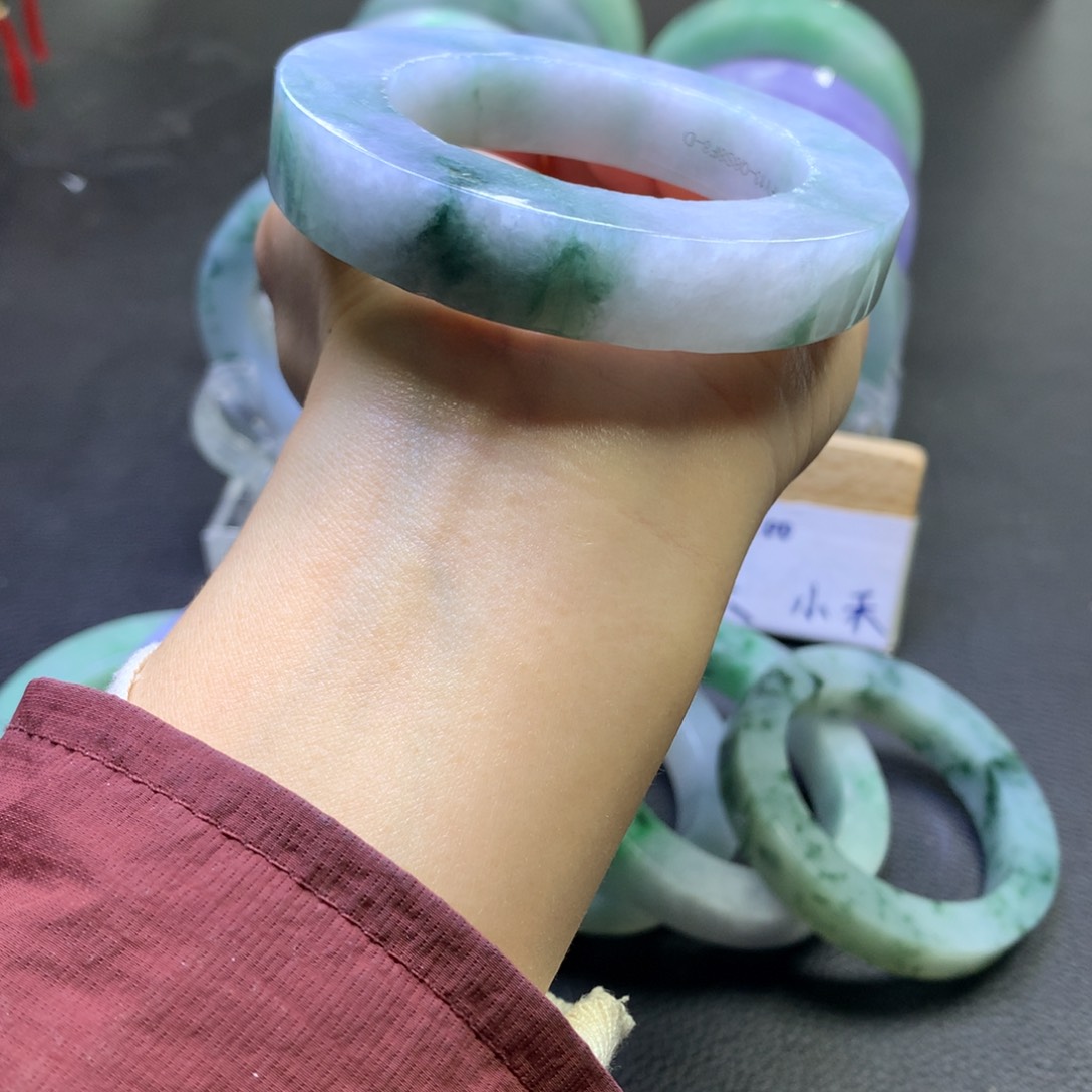 未镶嵌手镯定制翡翠