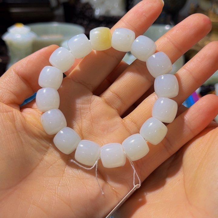 和田玉未镶嵌颈饰心****！