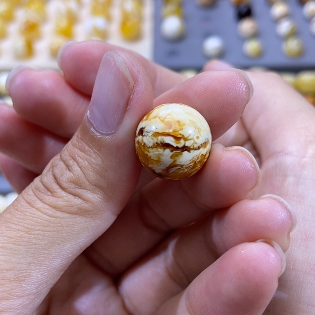 琥珀珠宝奇石未镶嵌m****t