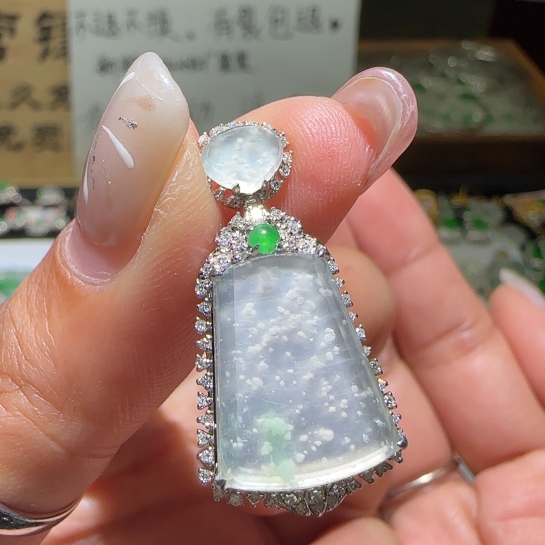 【闪购商品】翡翠颈饰18K金镶嵌缅甸