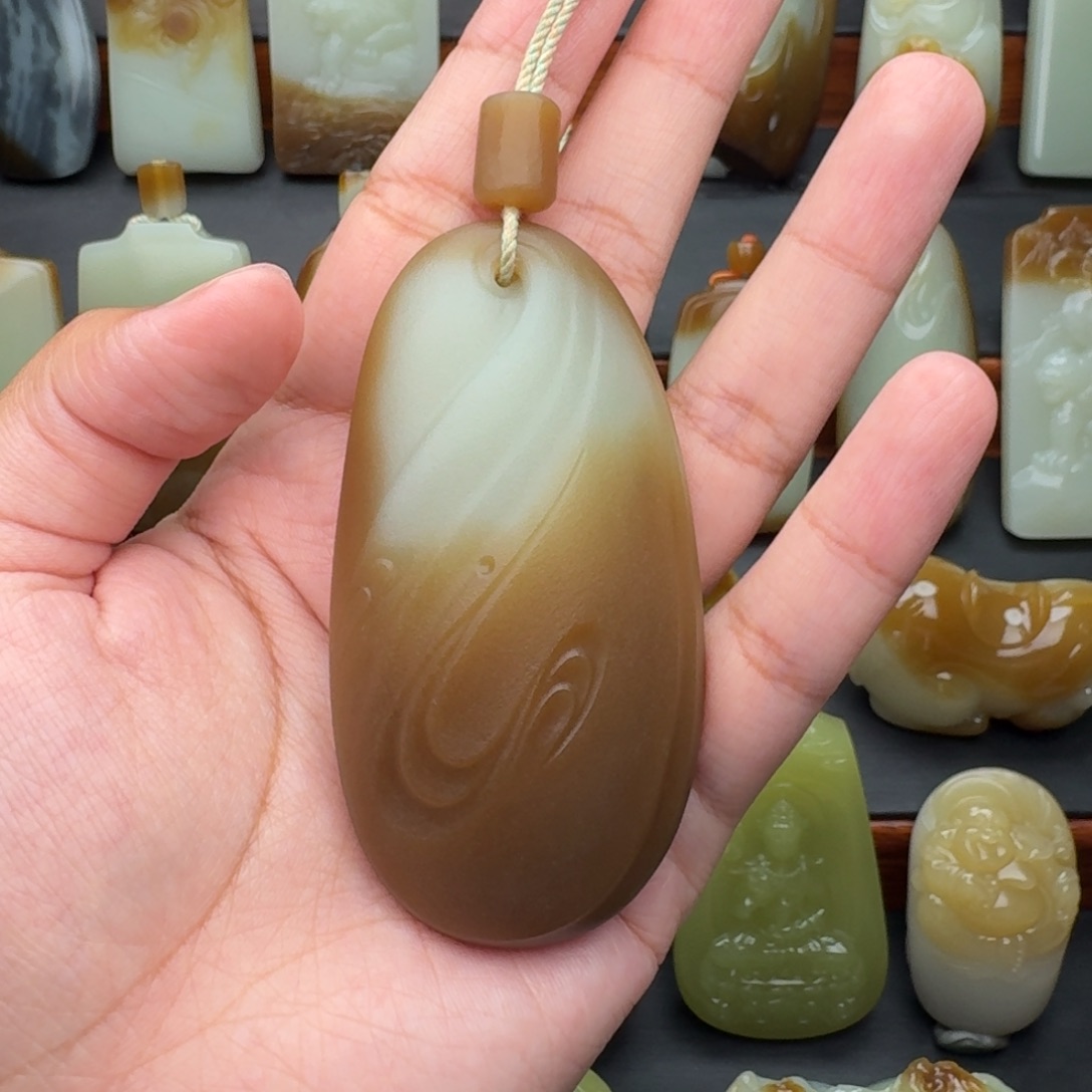 和田玉未镶嵌颈饰