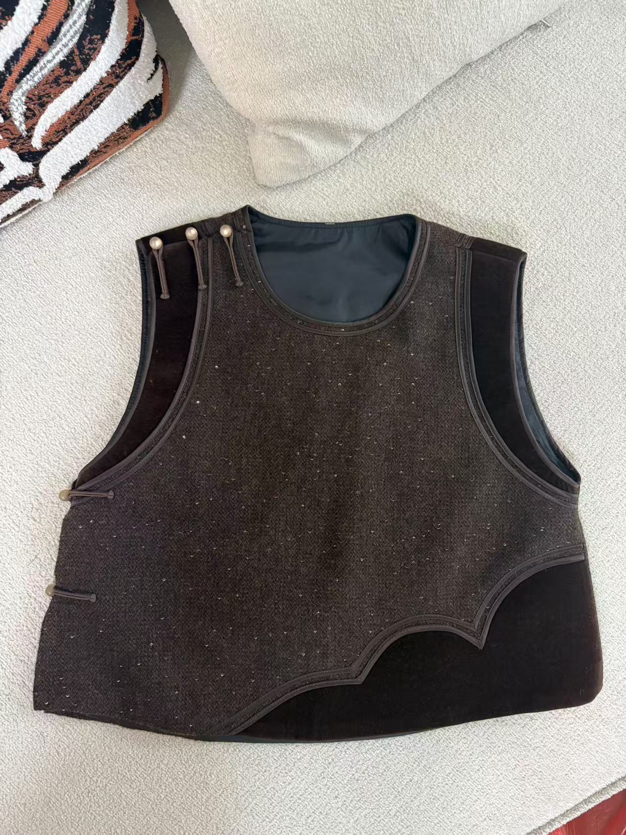 T y a n T y a n 蒙古族冬季宽松毛呢马甲 通勤风 亮片休闲百搭