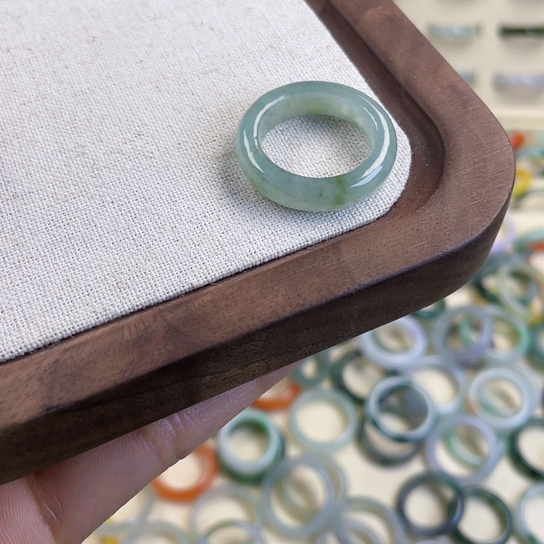 翡翠未镶嵌戒指7 号港 18