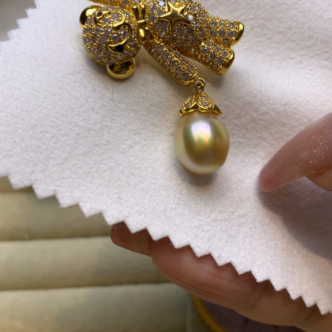 未镶嵌胸饰海水珍珠