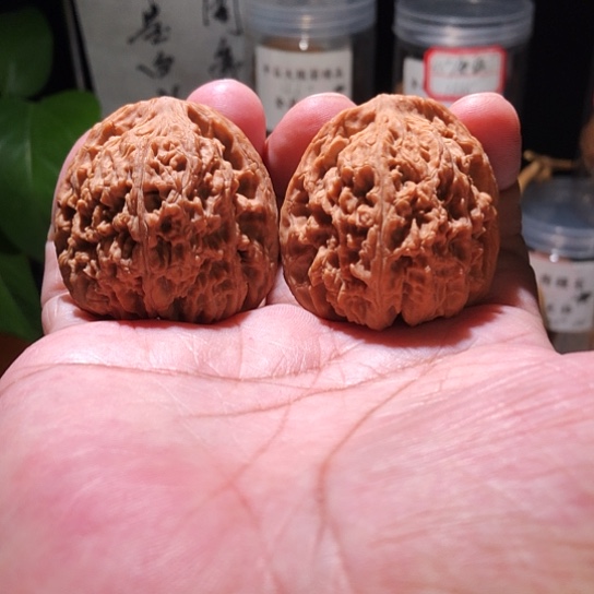 A***店吊坠文玩核桃南疆石手把件