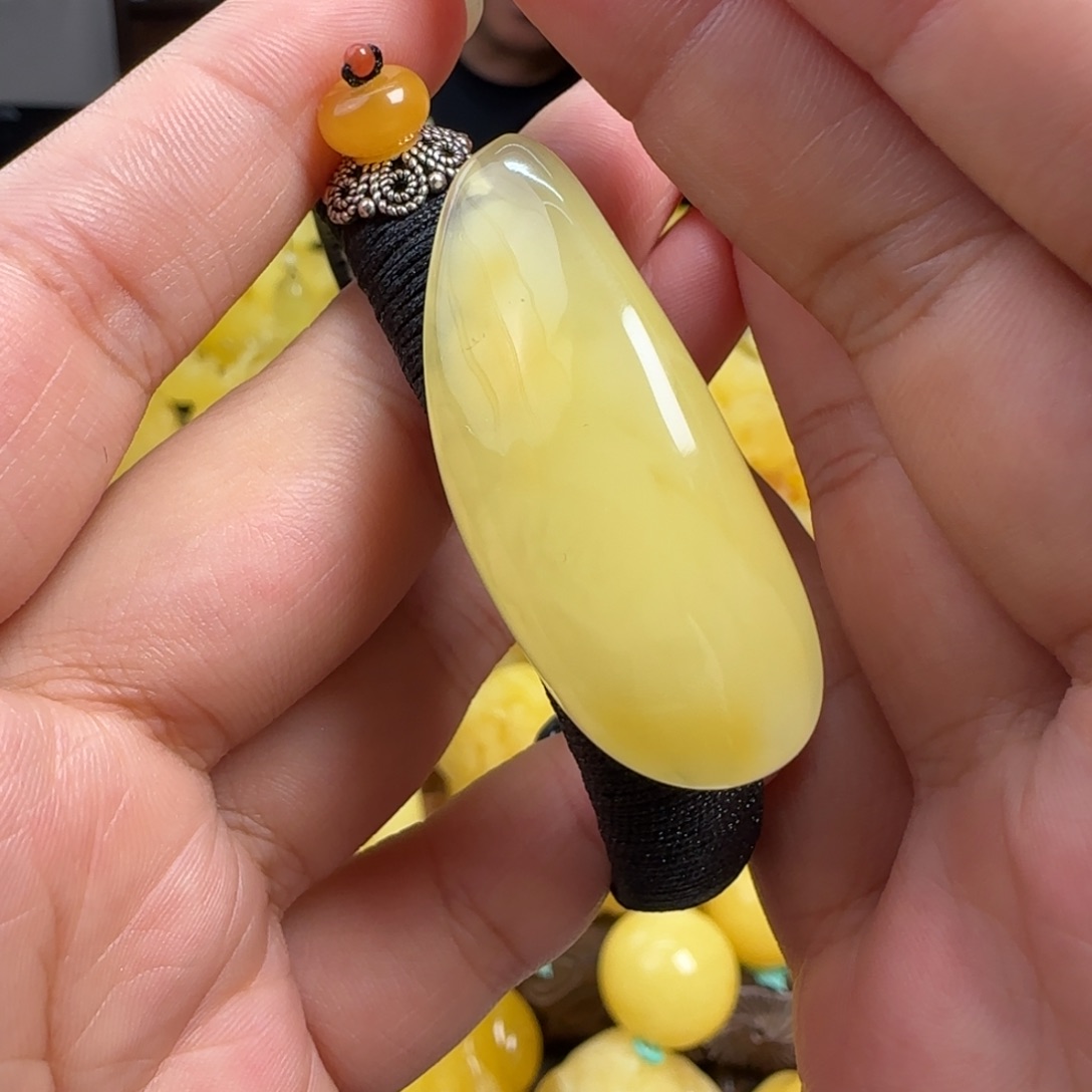 蜜蜡未镶嵌珠宝奇石