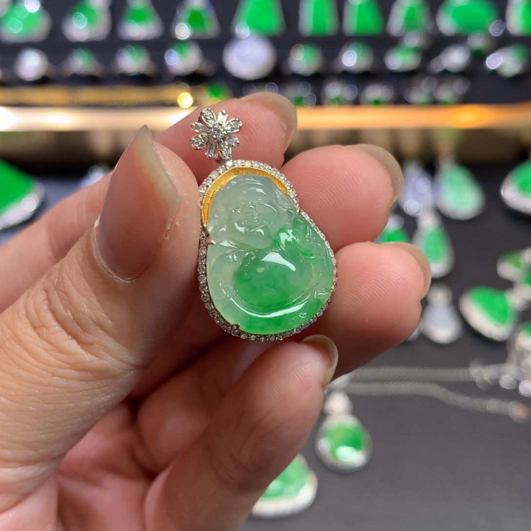 翡翠吊坠(不含链)18K金镶嵌
