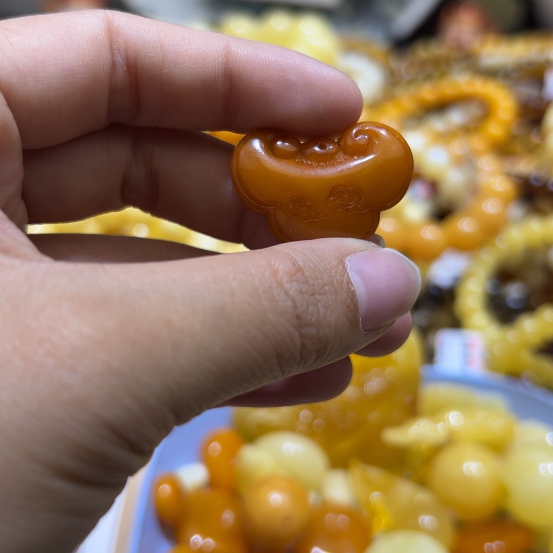 琥珀珠宝奇石未镶嵌