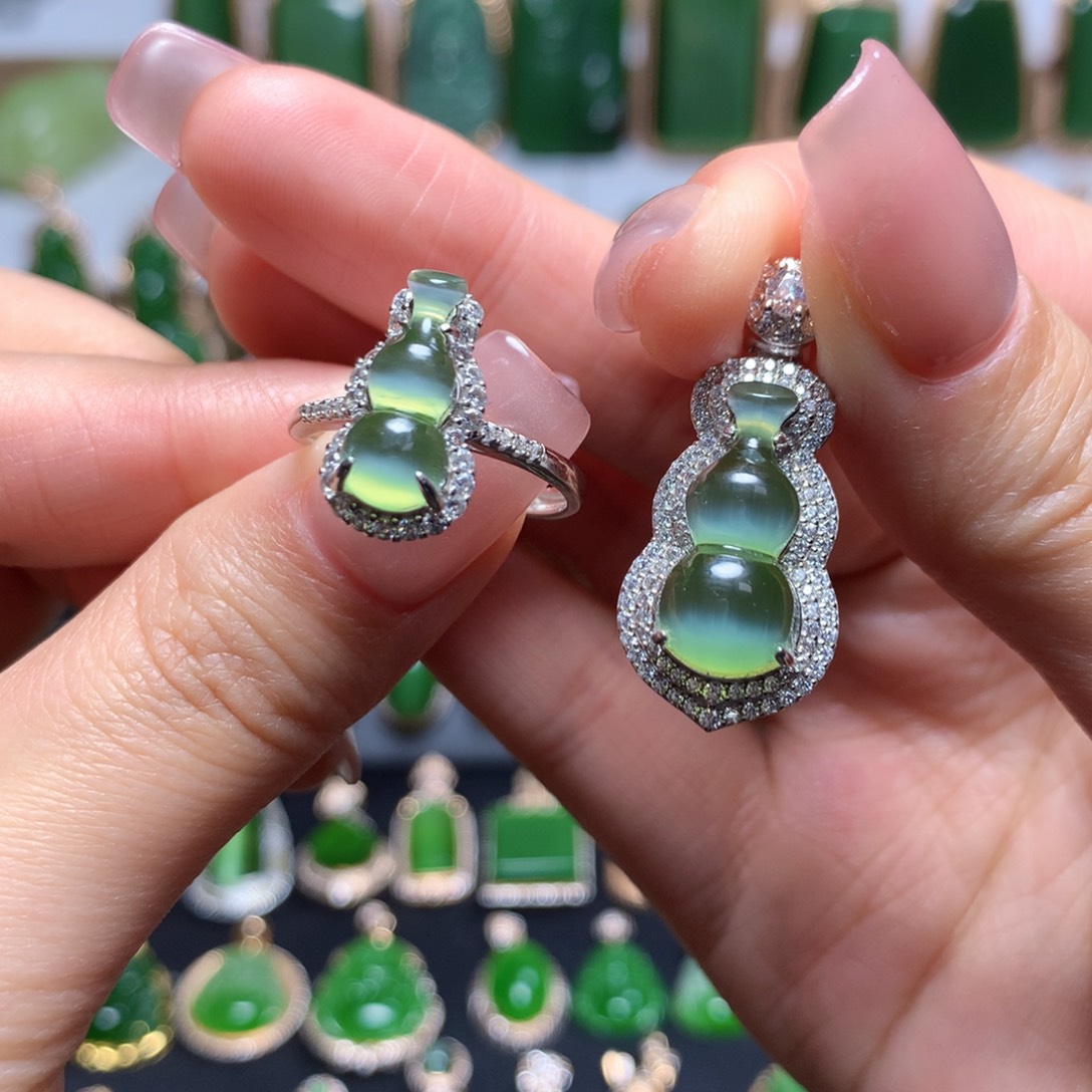 和田玉（碧玉）戒指吊坠套装未镶嵌