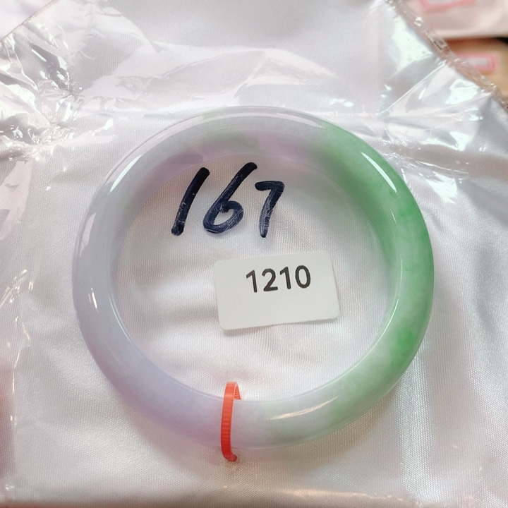 翡翠手镯未镶嵌春彩