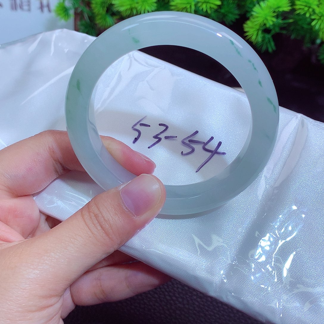 翡翠未镶嵌手镯9014