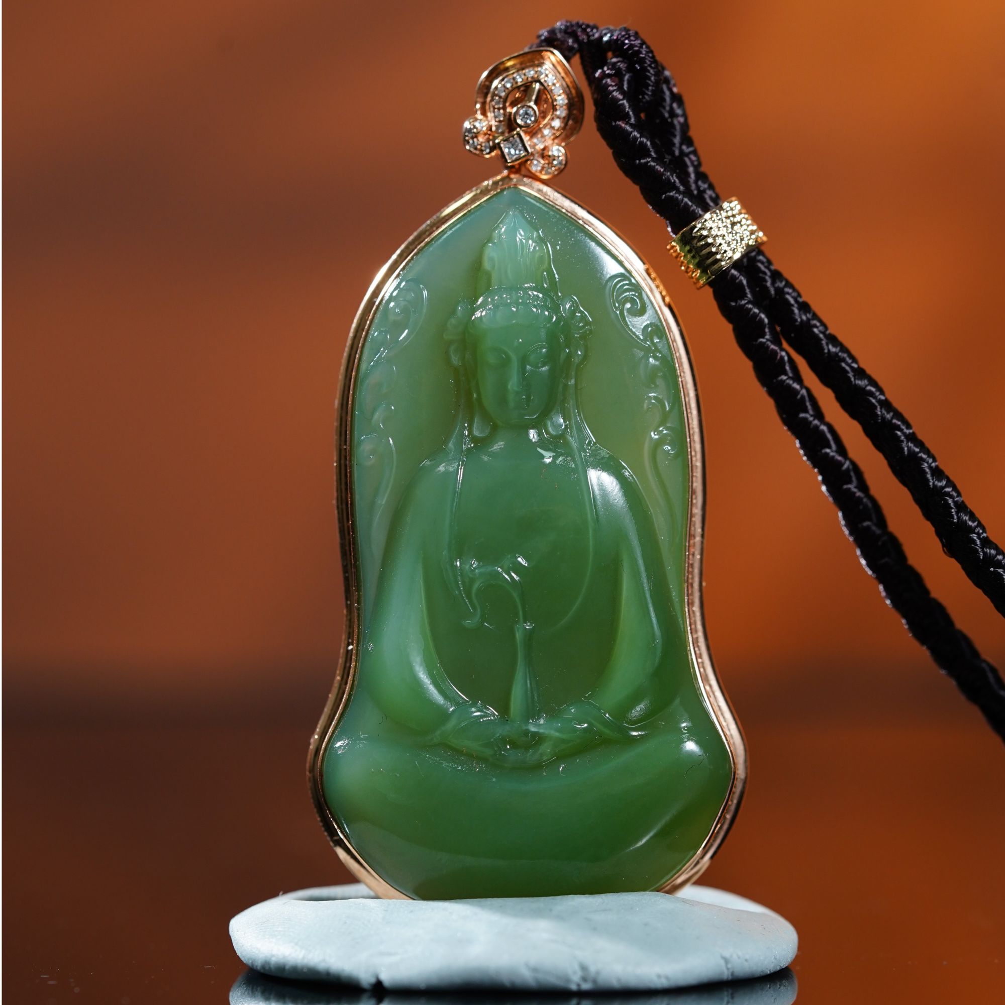 和田玉俄碧冰粉青镶金观音挂件 46.49g L251108004 