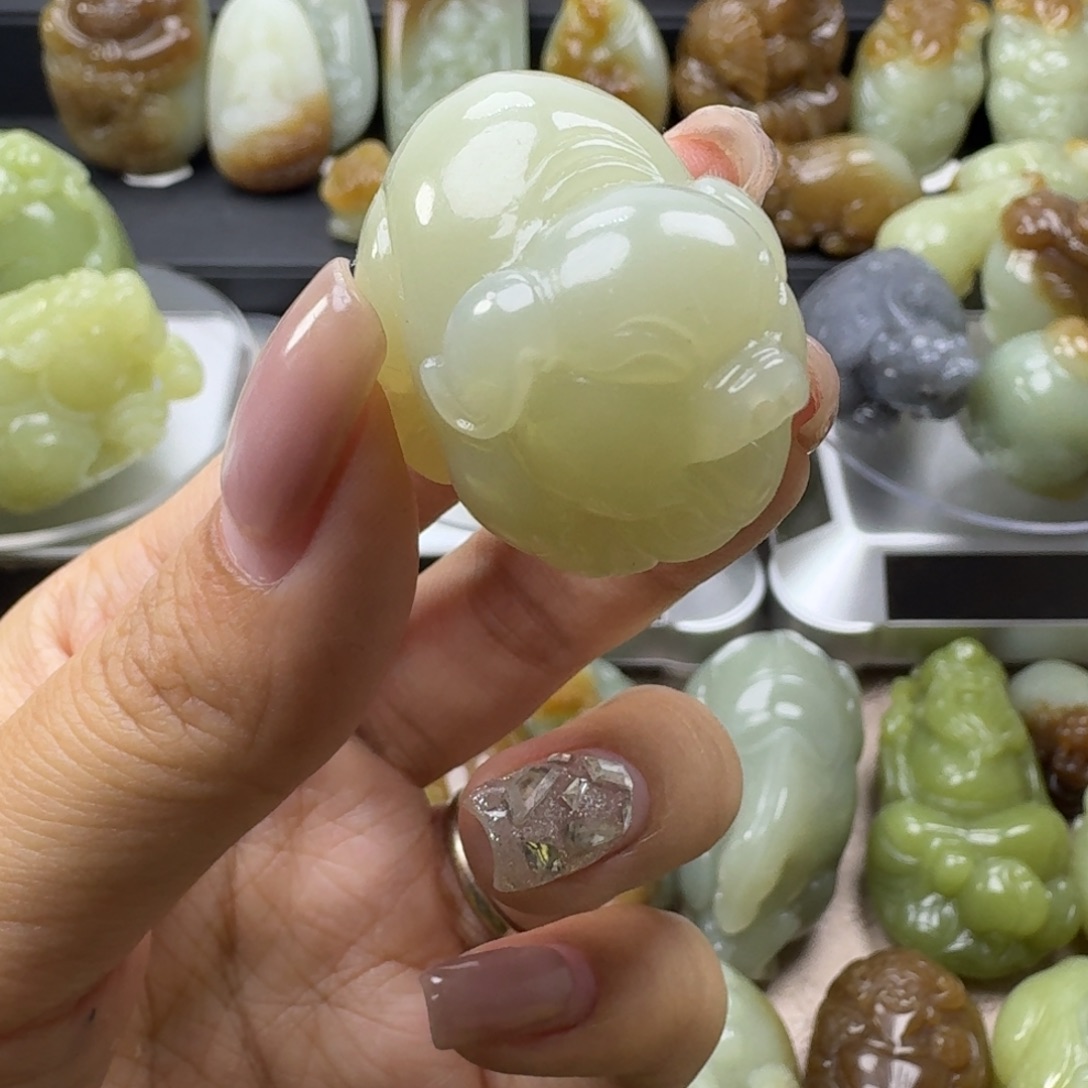 c***c和田玉未镶嵌挂件