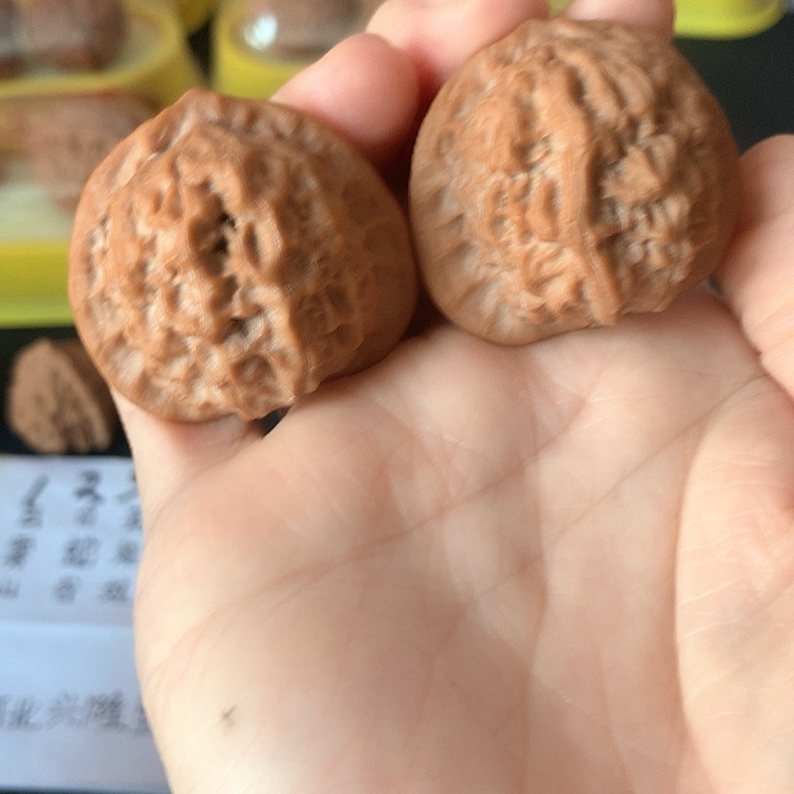 文玩核桃吊坠38尺瓷娃娃