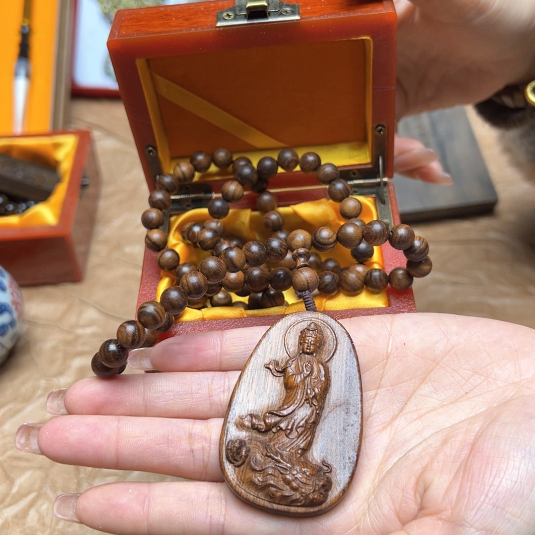 大叶紫檀（黑酸枝木类）