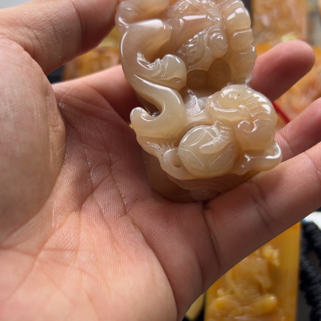 石英质玉（黄龙玉）未镶嵌多选发其一
