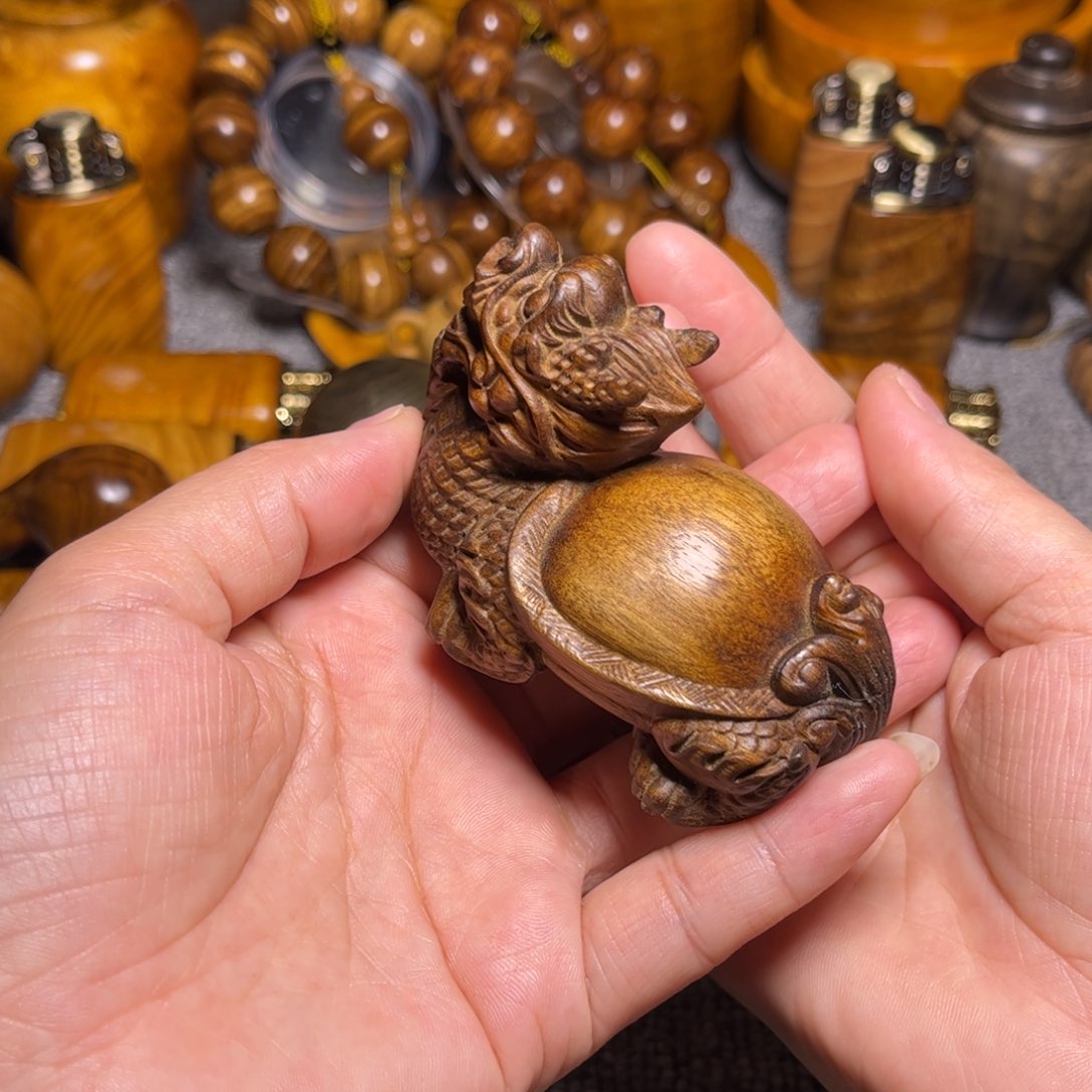 金丝楠用****8龙龟手把玩