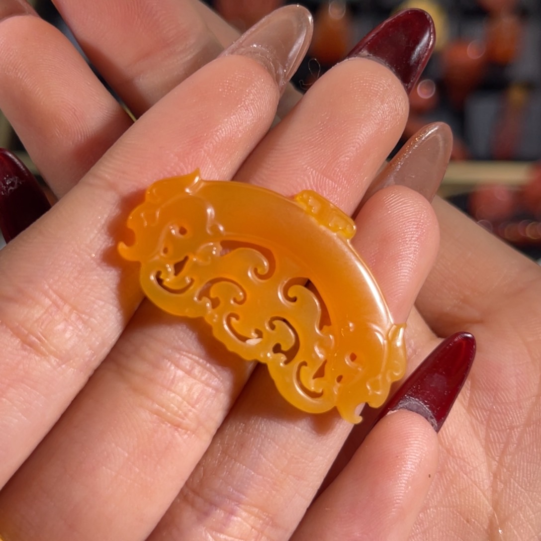 石英质玉缅黄双龙玉佩未镶嵌