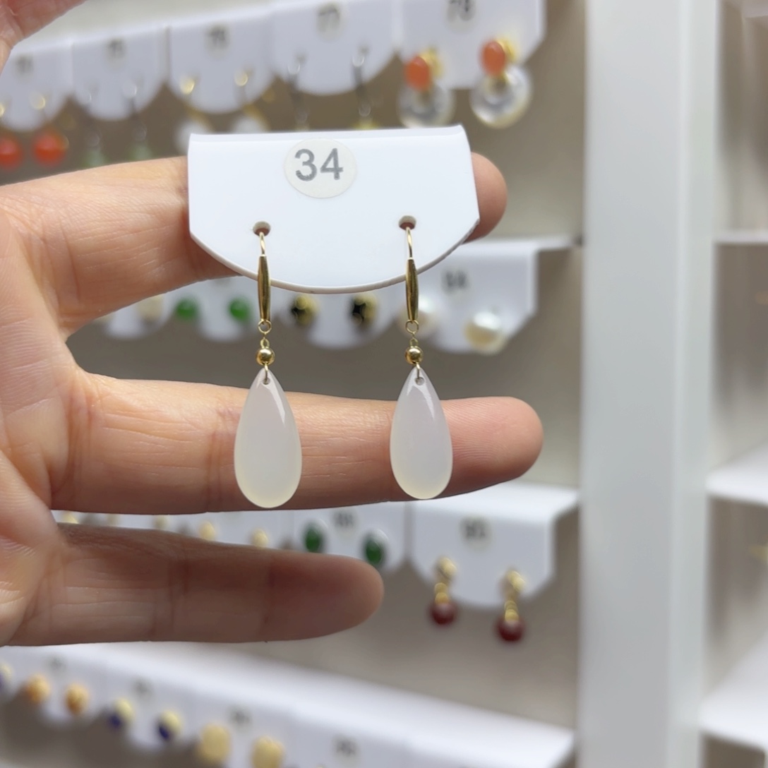 18K金镶嵌和田玉耳饰