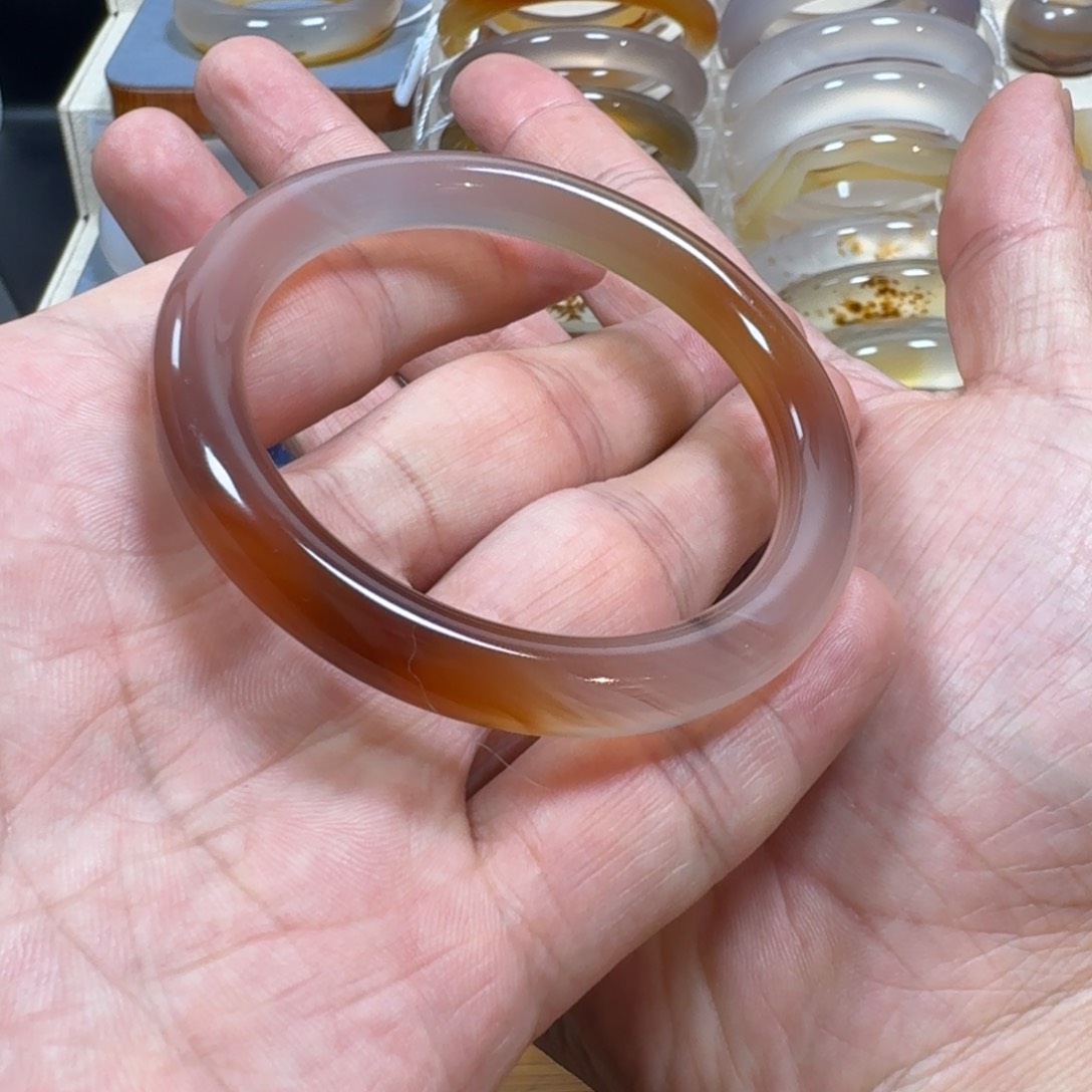 玛瑙/玉髓手镯未镶嵌56