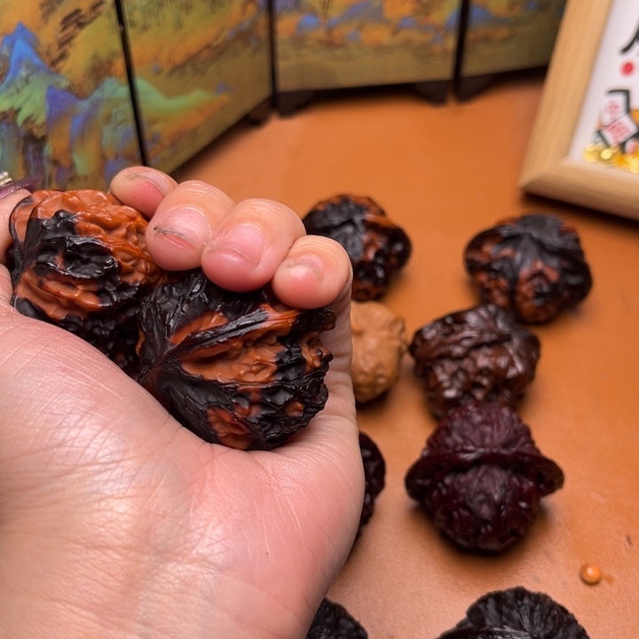 「***光核桃地闷文玩手把件灯 19