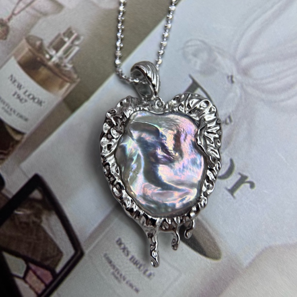 淡水珍珠吊坠 仙女色 炫彩光 金属色 厚银包镶吊坠爱心形状 