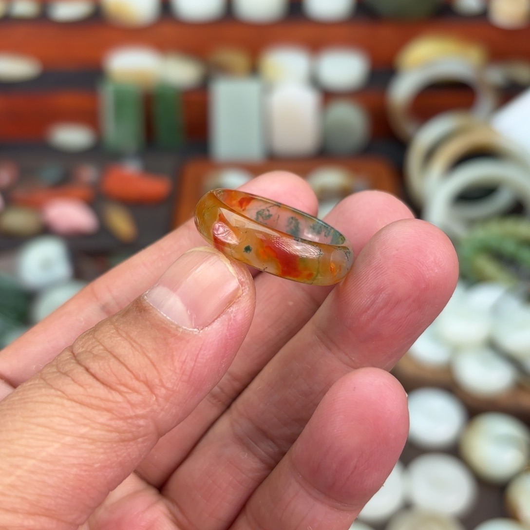 和田玉（糖玉）颈饰未镶嵌