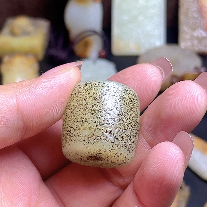 山***哥和田玉未镶嵌颈饰