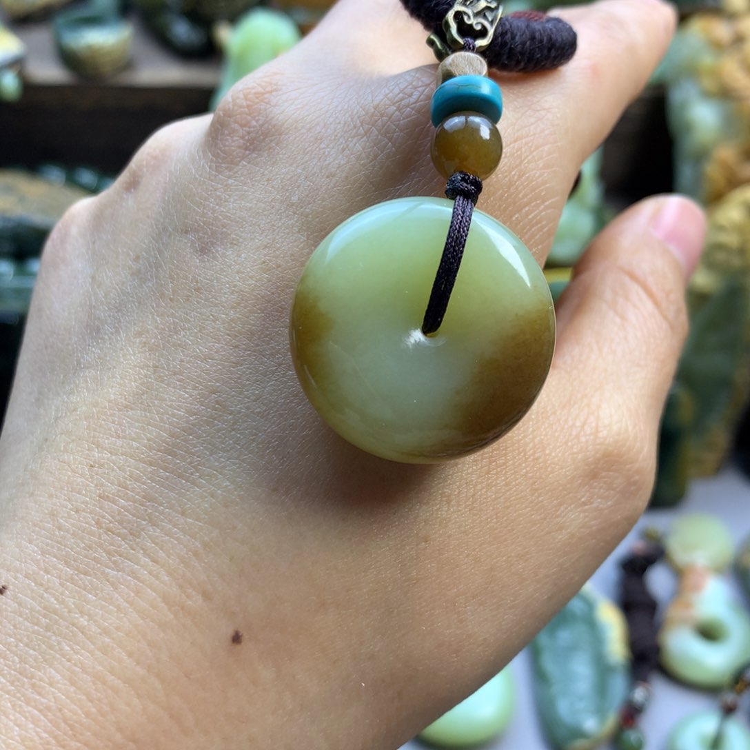 未镶嵌岫岩老玉（透闪石质玉）珠宝奇石君**下