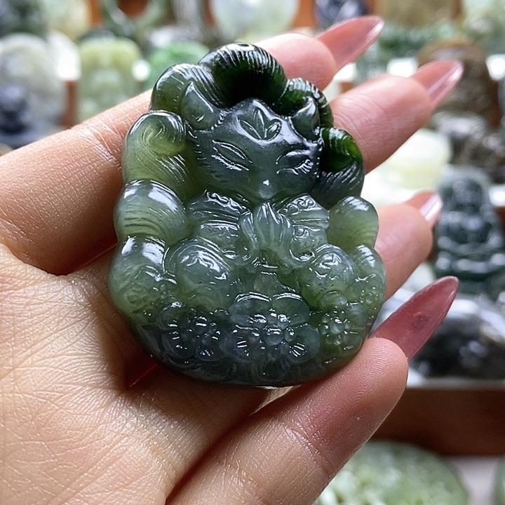 和田玉颈饰未镶嵌