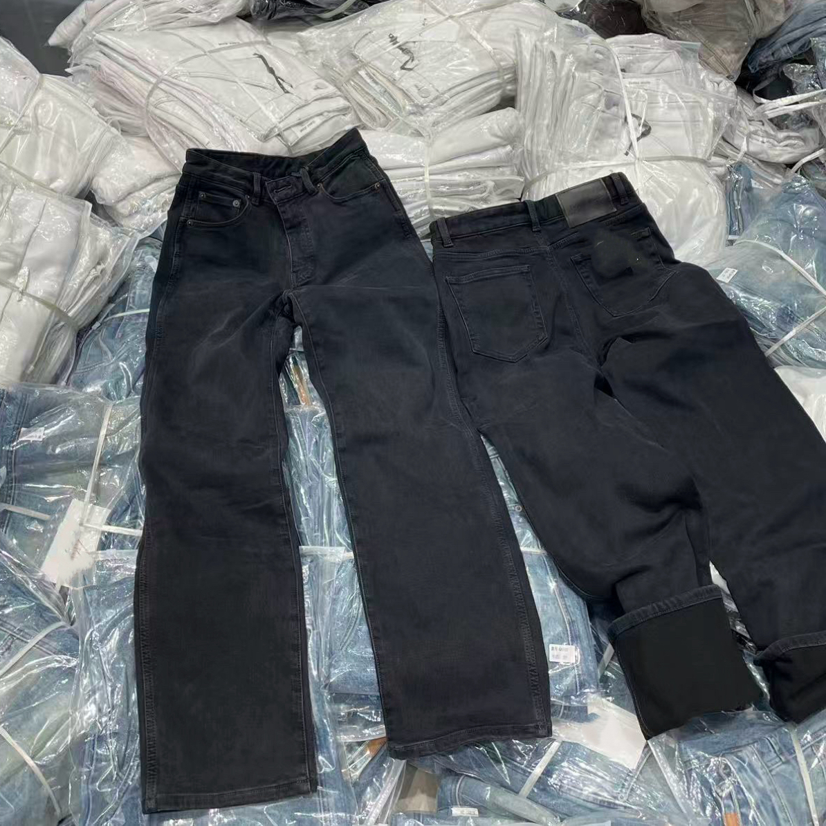 黑灰窄版直筒磨毛牛仔裤 百搭显瘦洋气