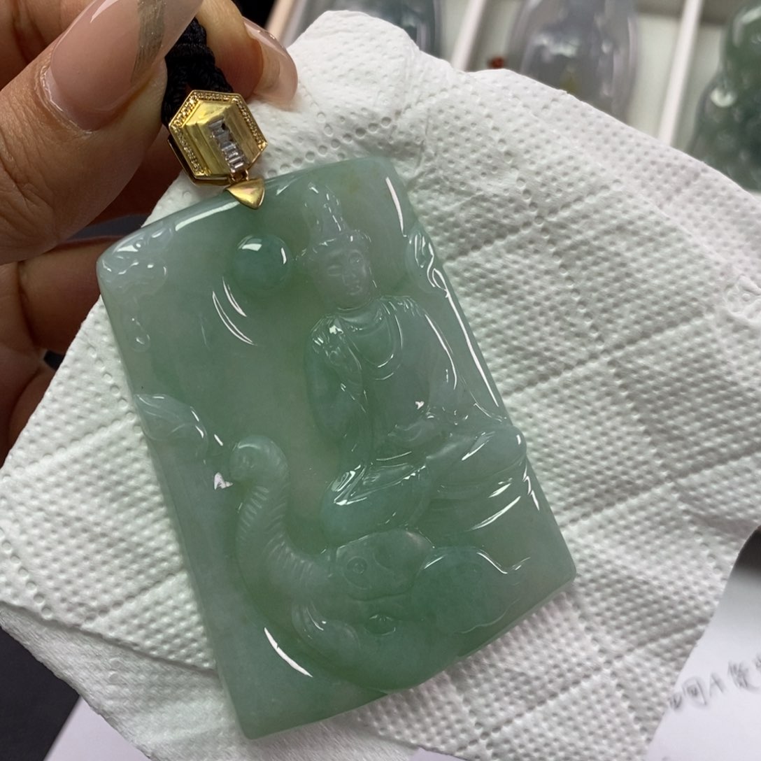 翡翠挂件18K金镶嵌翡翠