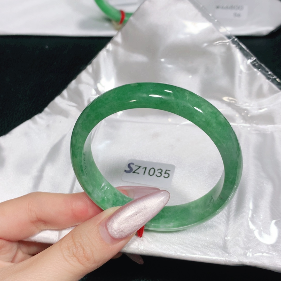 翡翠未镶嵌手镯Sz1035-04