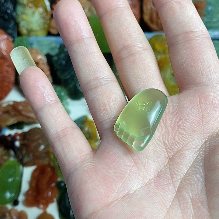 未镶嵌蛇纹石玉颈饰