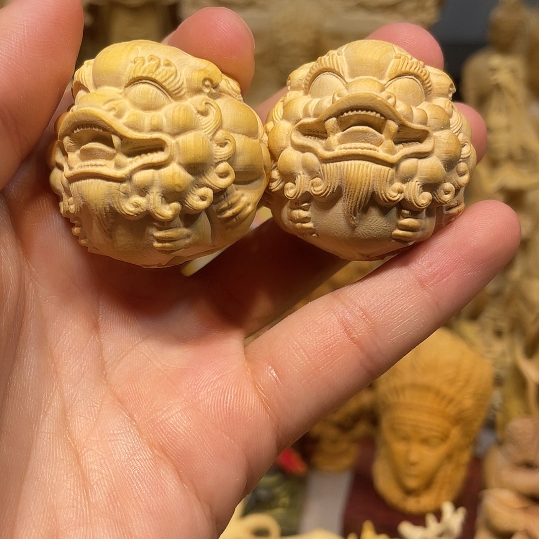 黄杨木瑕疵貔貅手球一对