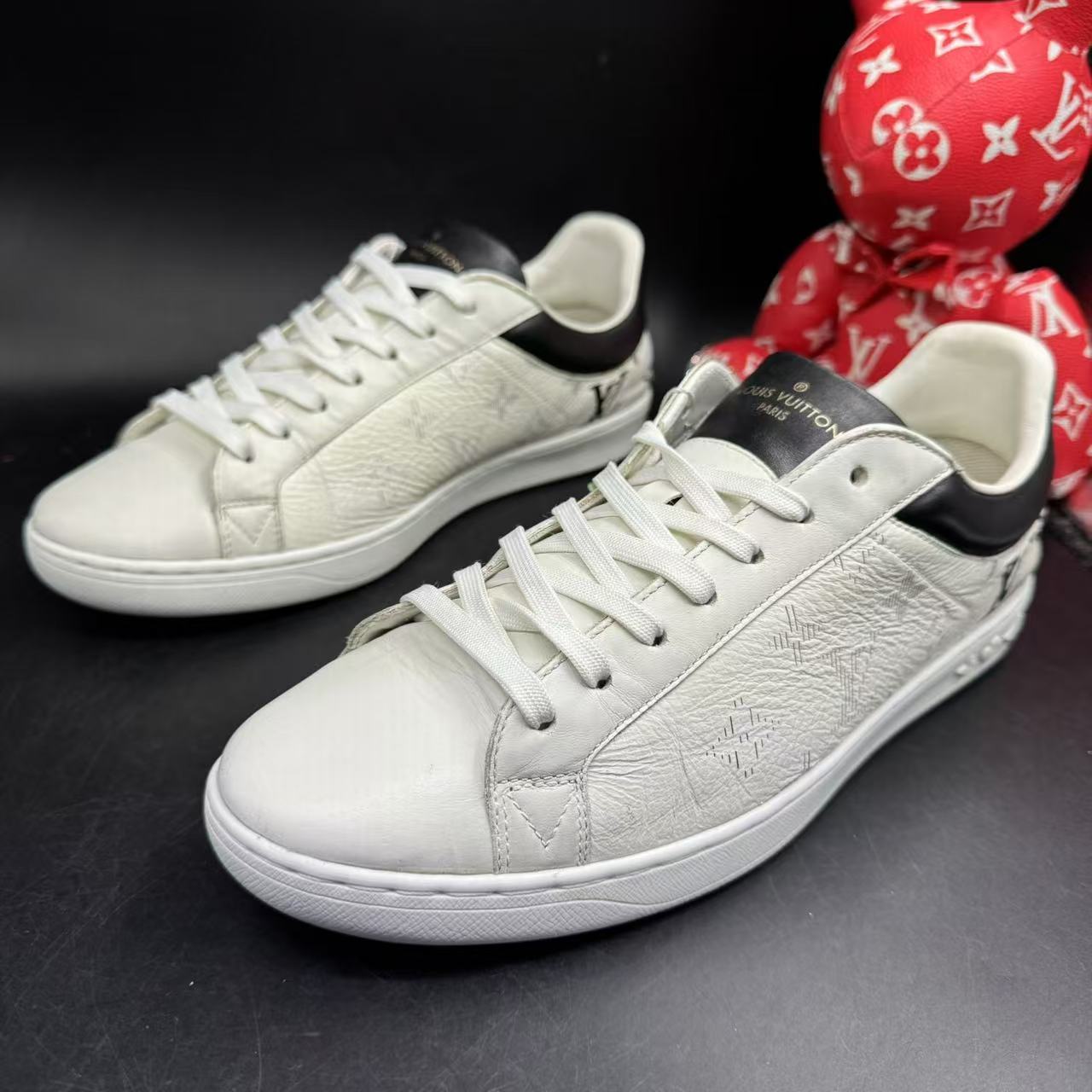 95新 LouisVuitton/路易威登 【AO特惠】40.5欧码黑渐变板鞋ao478