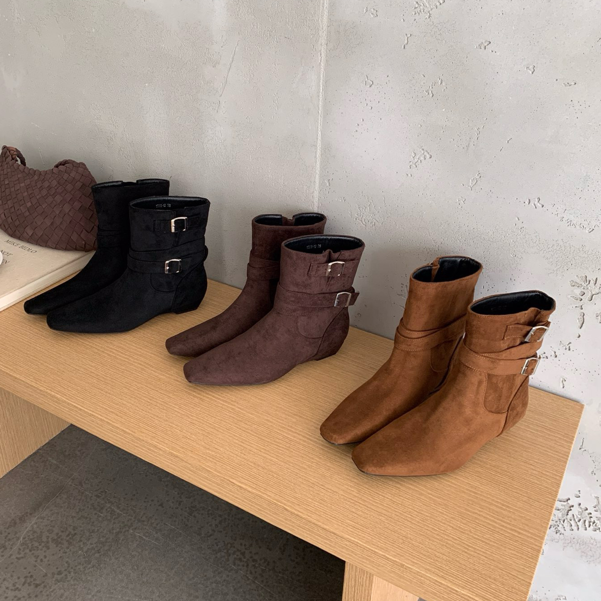 团团家 1888-12 2025韩版甜酷小众设计复古法式短靴小方头西部靴